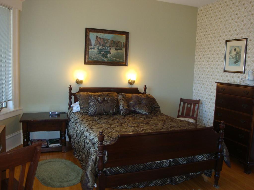 Downtown Bed & Breakfast Moncton Esterno foto
