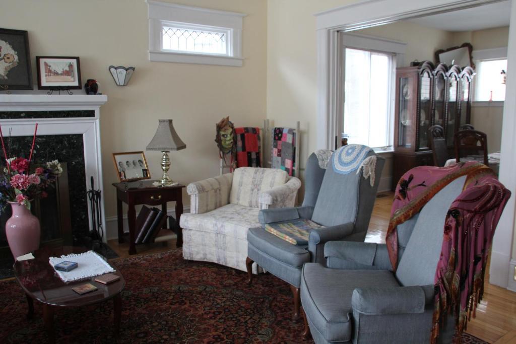 Downtown Bed & Breakfast Moncton Esterno foto
