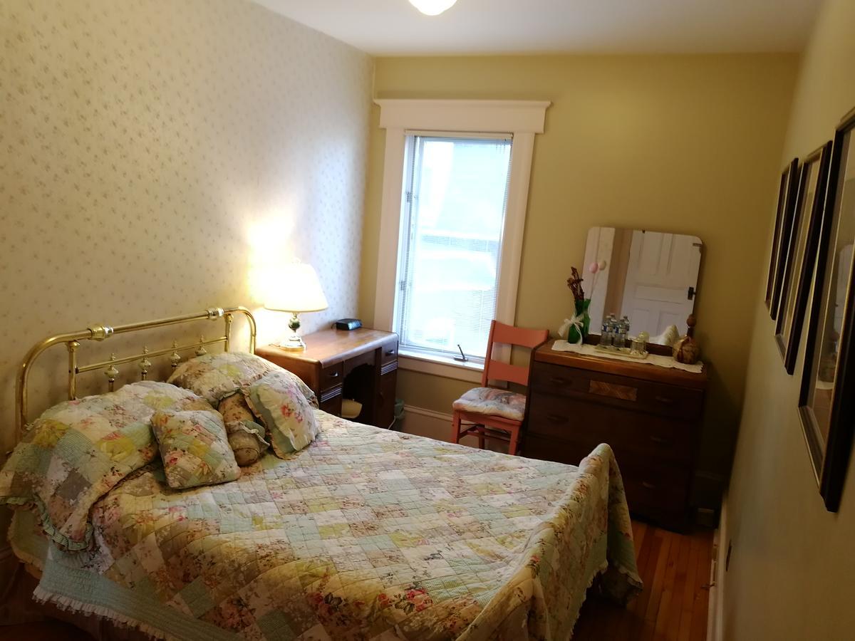 Downtown Bed & Breakfast Moncton Esterno foto